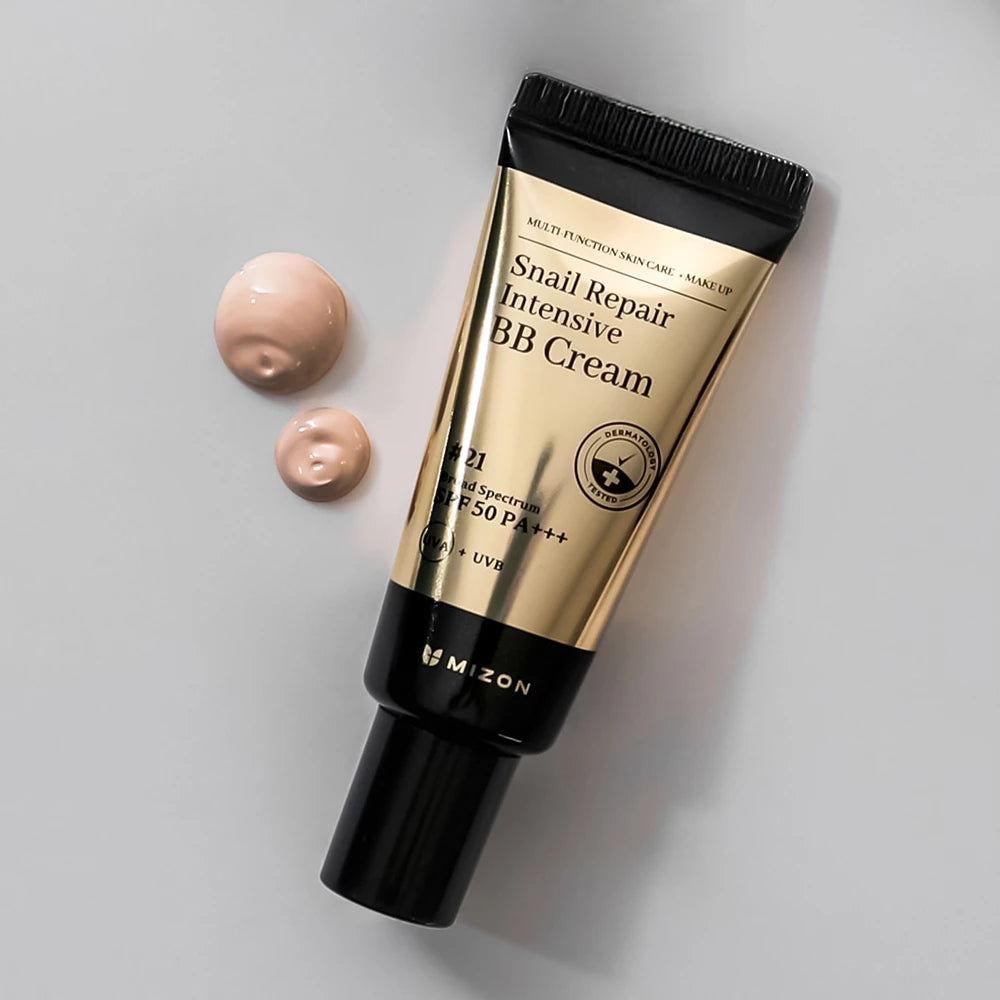 MIZON Snail Repair Intensive BB Cream LSF 50 PA+++ - getönte Gesichtscreme mit Schnecken-Schleim-Extrakt und Niacinamid, gleicht den Hautton aus und spendet Feuchtigkeit - 20 ml - 21