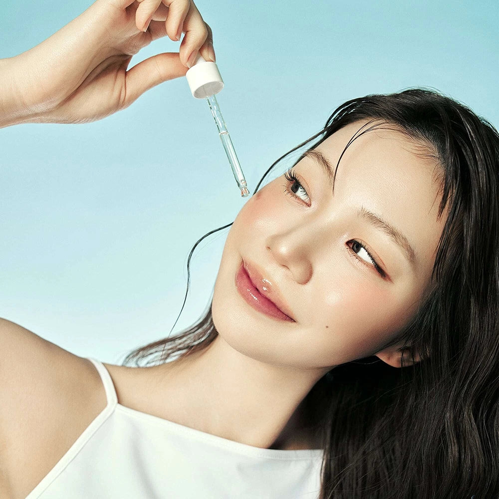 EQQUALBERRY Schwimmbad Ampulle - Gesichtsserum mit Hyaluronsäure und Centella Asiatica Extrakt, das zur Hautfeuchtigkeit und zum Hautkomfort beiträgt - 50 ml