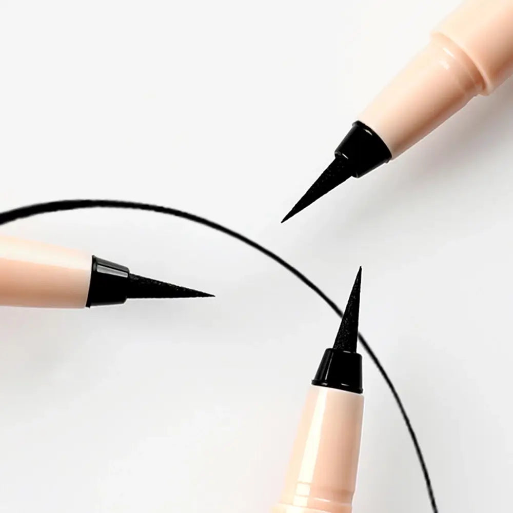 MIZON Vegan Eyeliner - Augen-Eyeliner mit intensen schwarzen Pigmenten und schnell trocknender Formel für definierte Augen und ein seidiges Finish - 0,5g