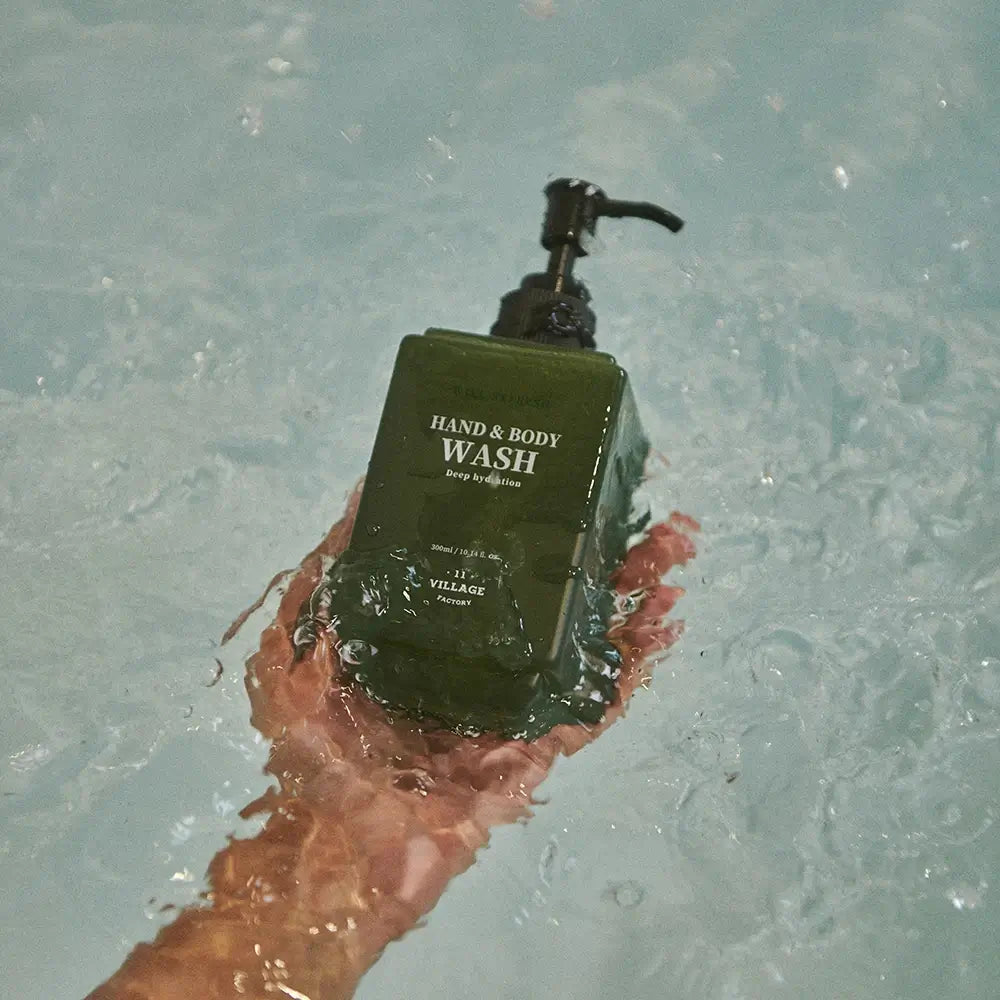 VILLAGE 11 FACTORY Will Refresh Hand And Body Wash - gel de dus formulat cu ulei de eucalipt si patchouli, care contribuie la curatarea pielii si la mentinerea confortului cutanat - 300 ml
