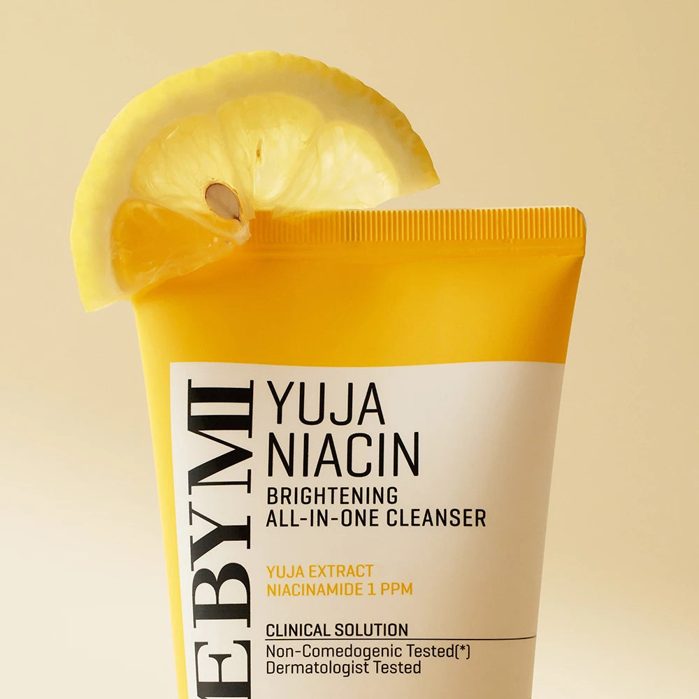 SOME BY MI Yuja Niacin Aufhellende All-in-One-Reinigung - sanftes Reinigungsgel mit niedrigem pH-Wert, formuliert mit Niacinamid und Yuzu-Extrakt, das hilft, Unreinheiten, überschüssigen Talg und Make-up-Reste zu entfernen und den optimalen Feuchtigkeitsgehalt aufrechtzuerhalten - 100 ml